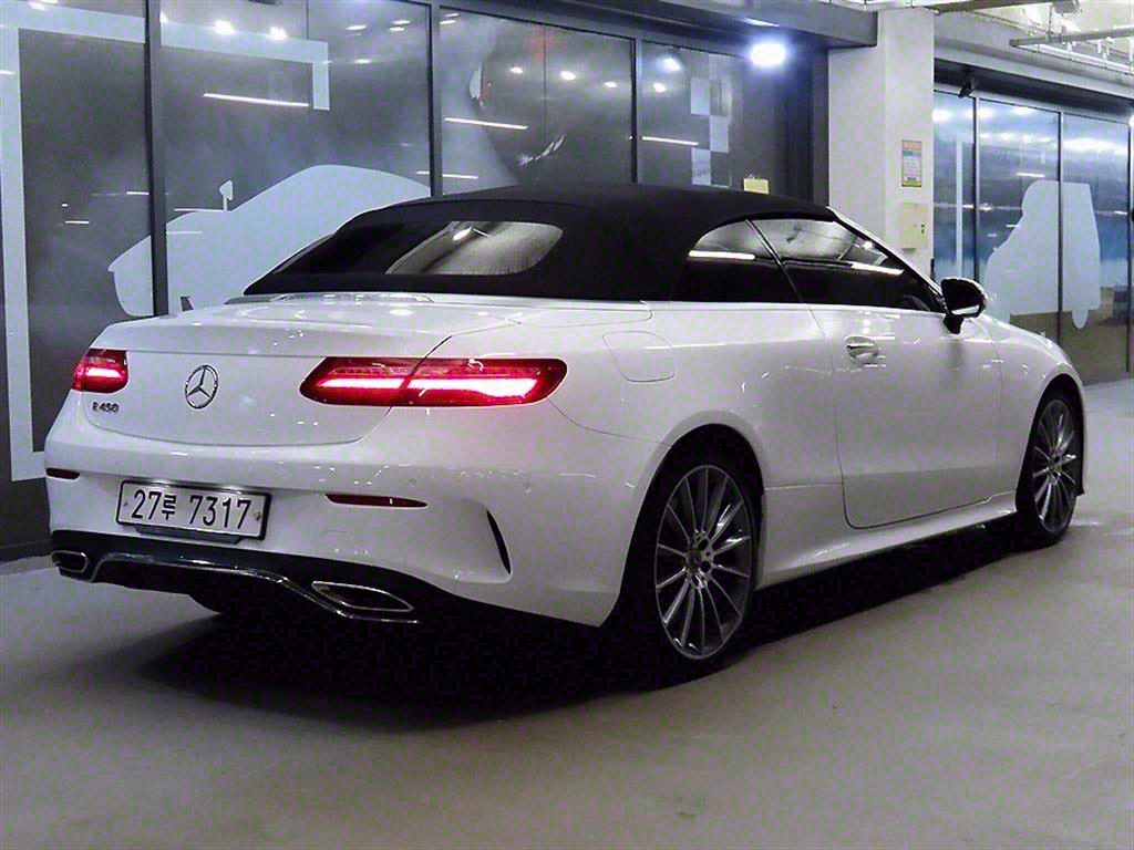 Mercedes Benz E class - Vista 4