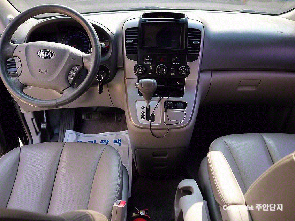 KIA Carnival - Vista 9