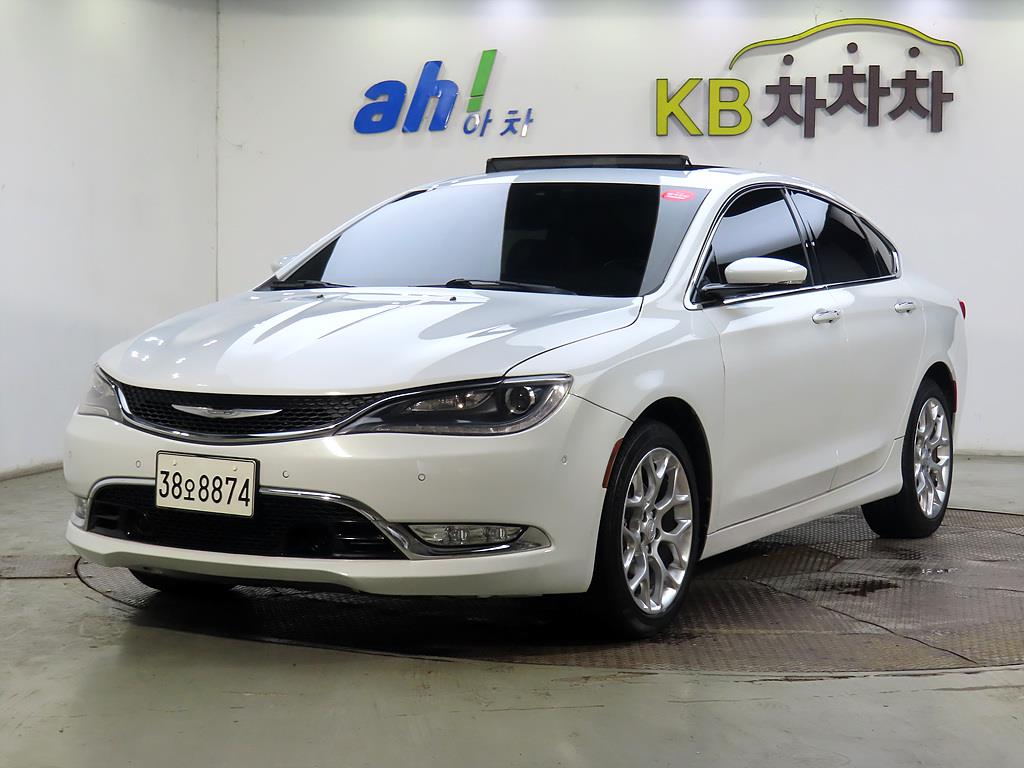 Chrysler 200