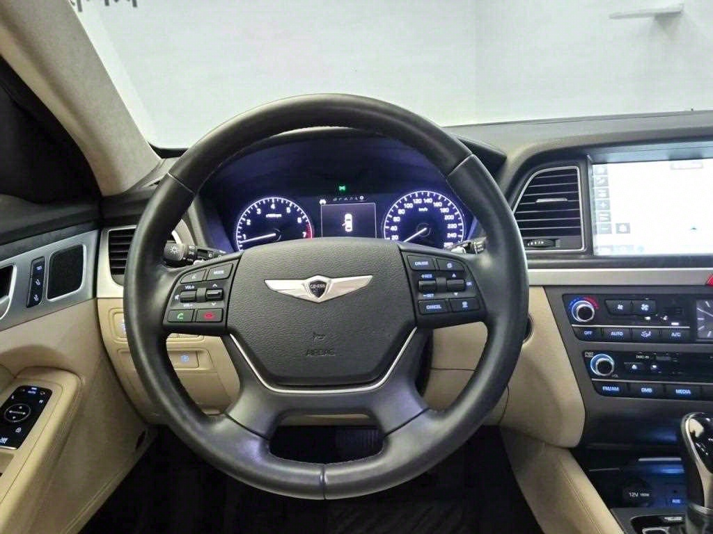 HYUNDAI Genesis - Vista 9