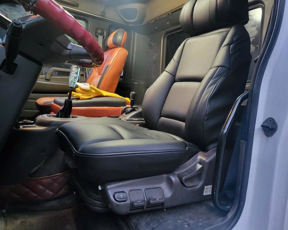 medium and large cargo Live Fish Car - Vista 6