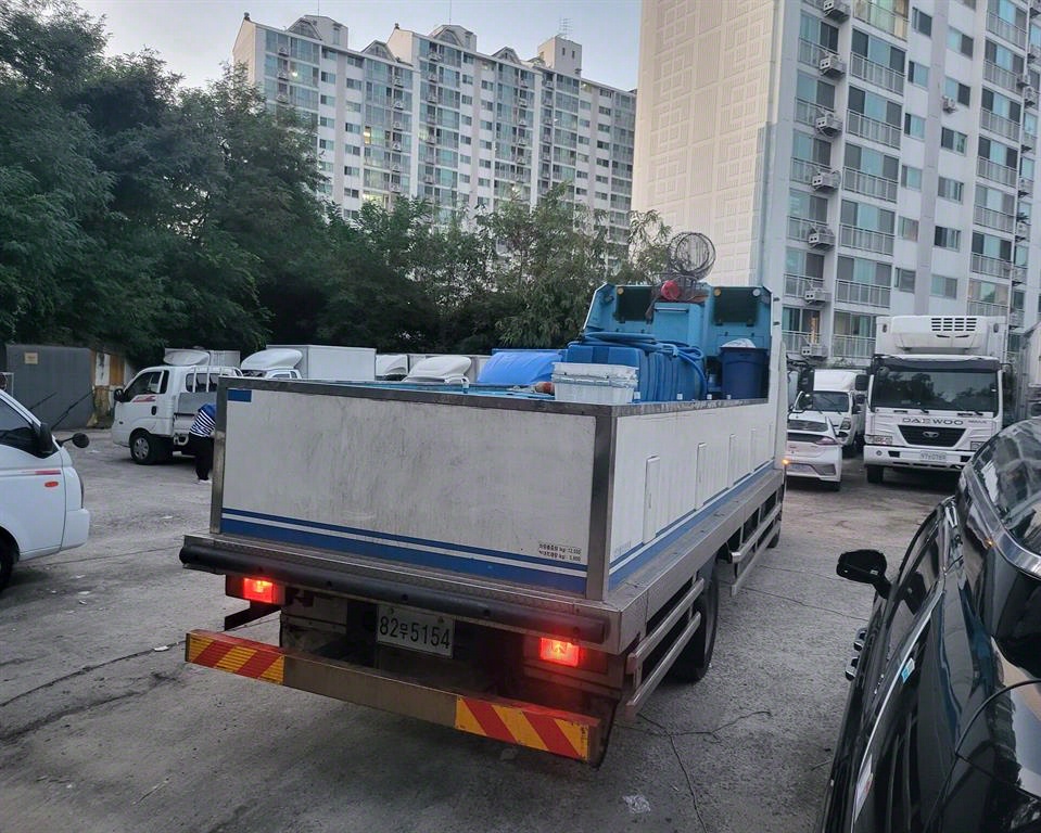 medium and large cargo Live Fish Car - Vista 12