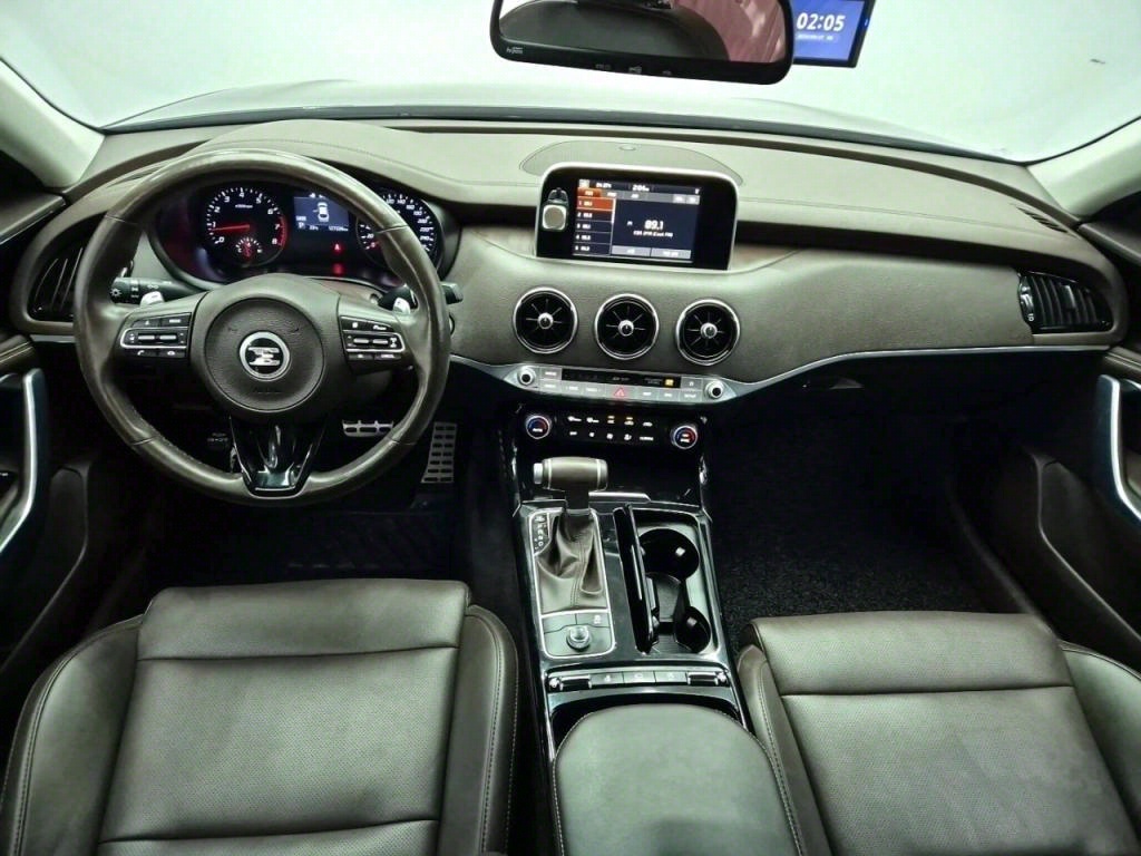 KIA Stinger - Vista 7