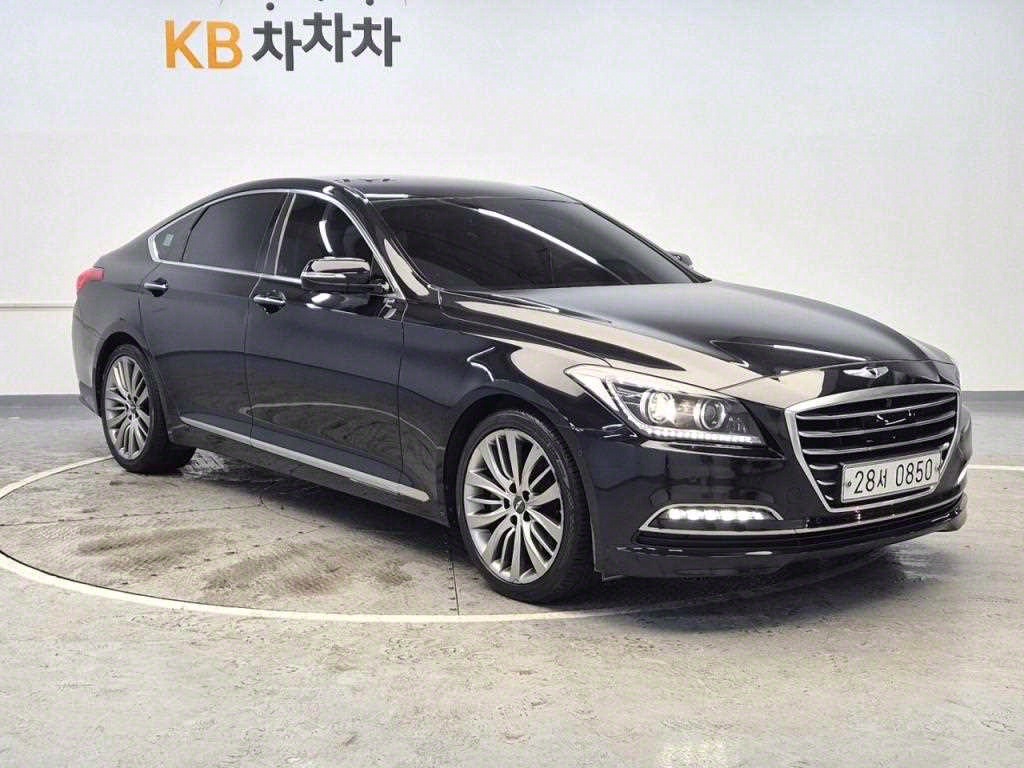 HYUNDAI Genesis - Vista 4