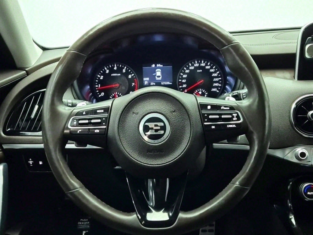 KIA Stinger - Vista 9