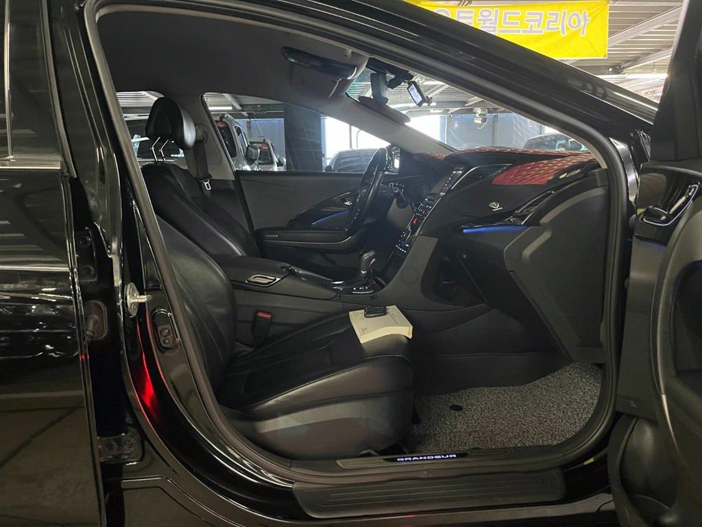 HYUNDAI Grandeur - Vista 10