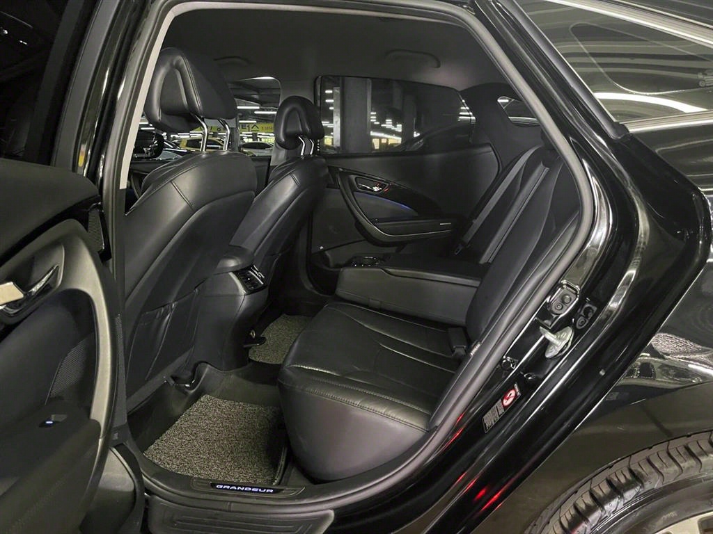 HYUNDAI Grandeur - Vista 8