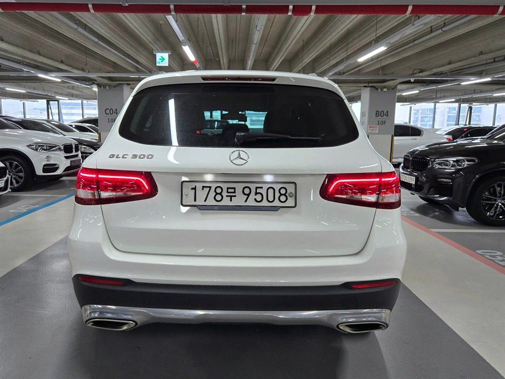 Mercedes Benz GLC Class - Vista 4