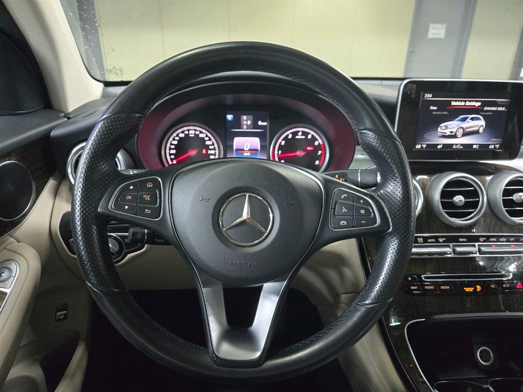 Mercedes Benz GLC Class - Vista 12