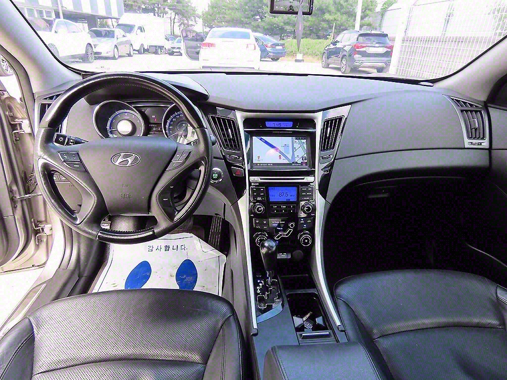 HYUNDAI Sonata - Vista 7