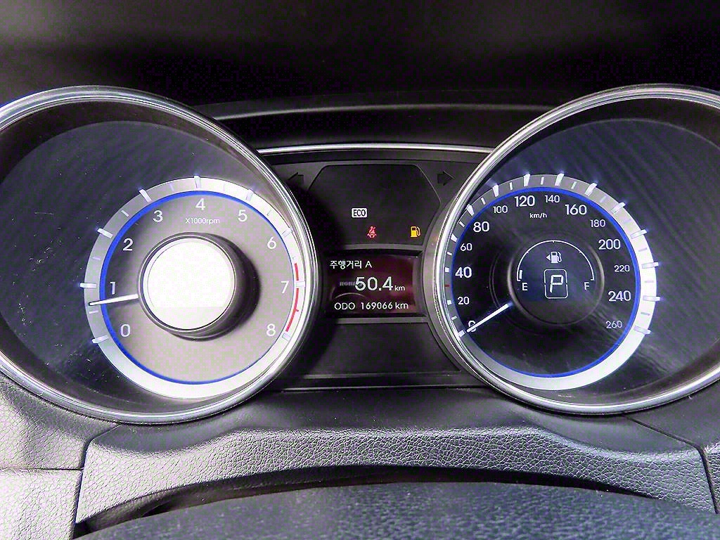 HYUNDAI Sonata - Vista 9