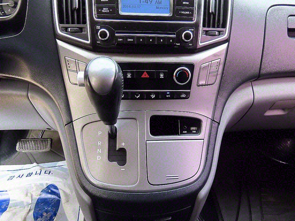 HYUNDAI Starex - Vista 10