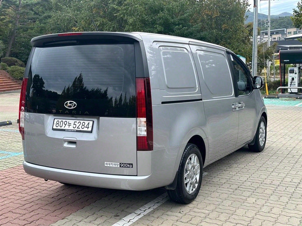 HYUNDAI Staria - Vista 6