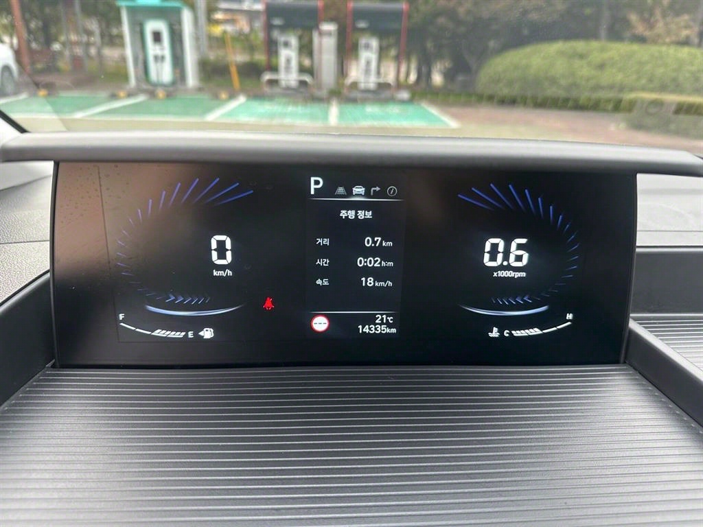 HYUNDAI Staria - Vista 8