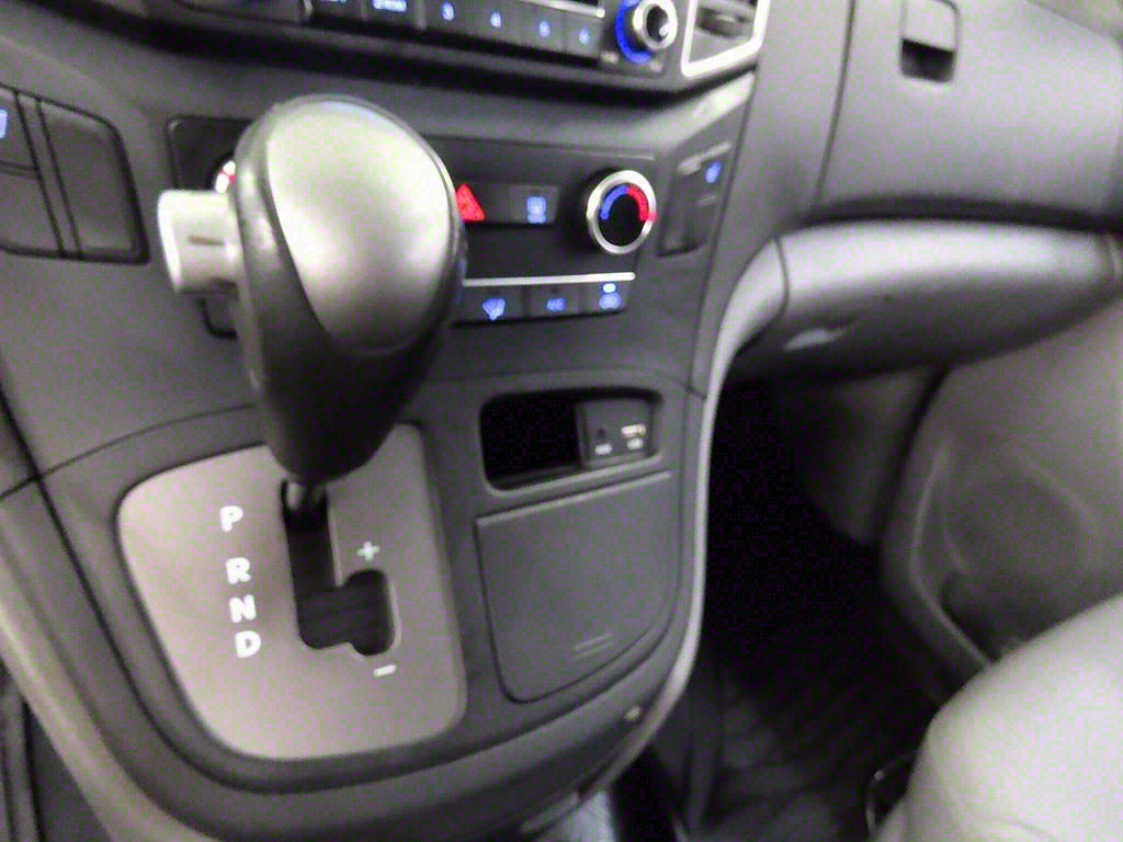 HYUNDAI Starex - Vista 10