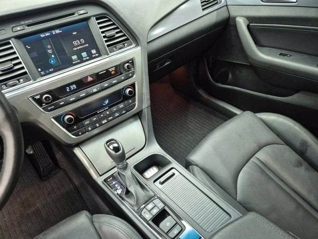 HYUNDAI Sonata - Vista 10