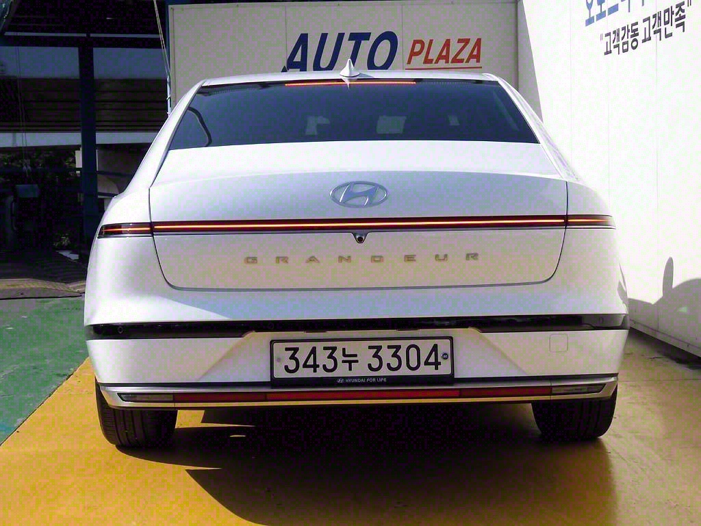 HYUNDAI Grandeur - Vista 7