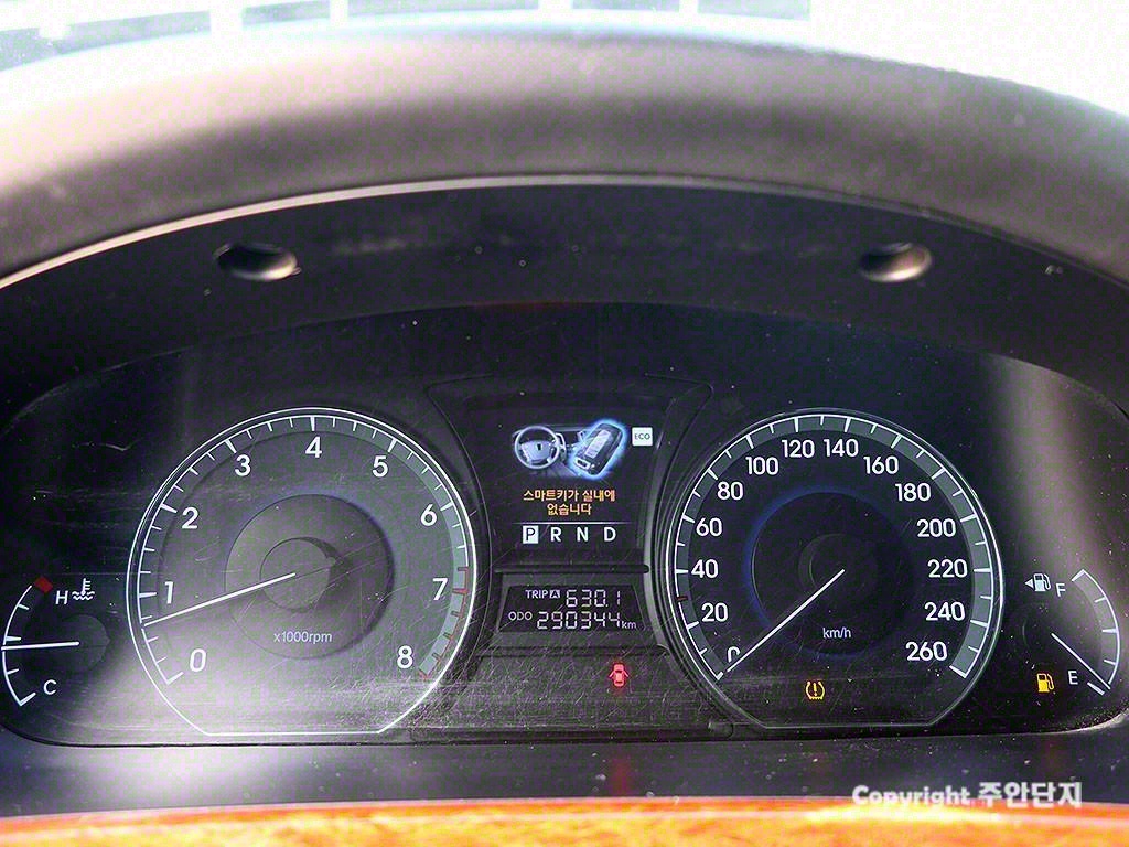 HYUNDAI Equus - Vista 11