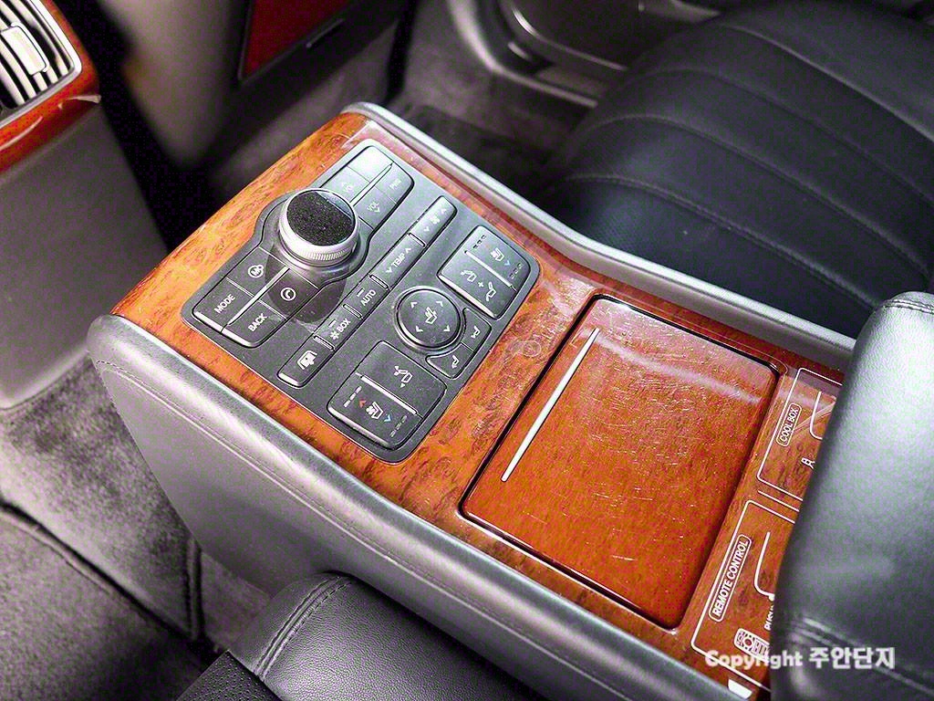 HYUNDAI Equus 2012 Negro - Importación desde Corea - HF Imports Iquique - Foto 10