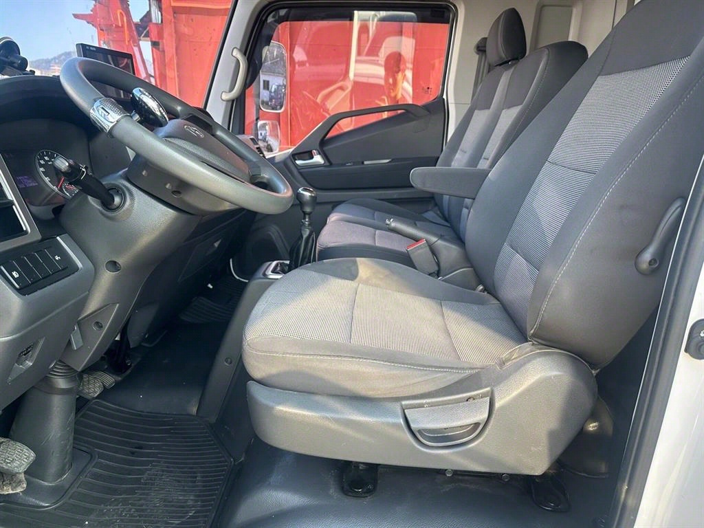 medium and large cargo truck - Vista 12