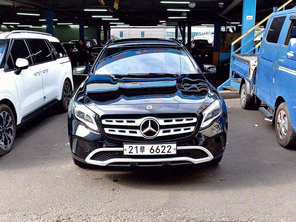 Mercedes Benz GLA Class