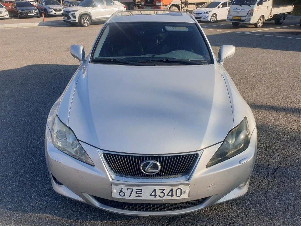 Lexus IS