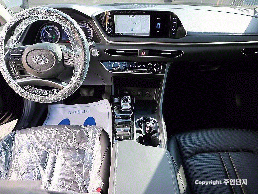 HYUNDAI Sonata - Vista 9