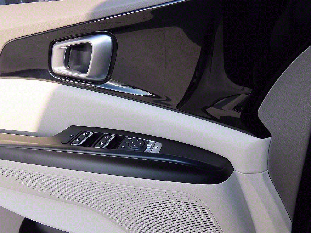 KIA Carnival - Vista 12