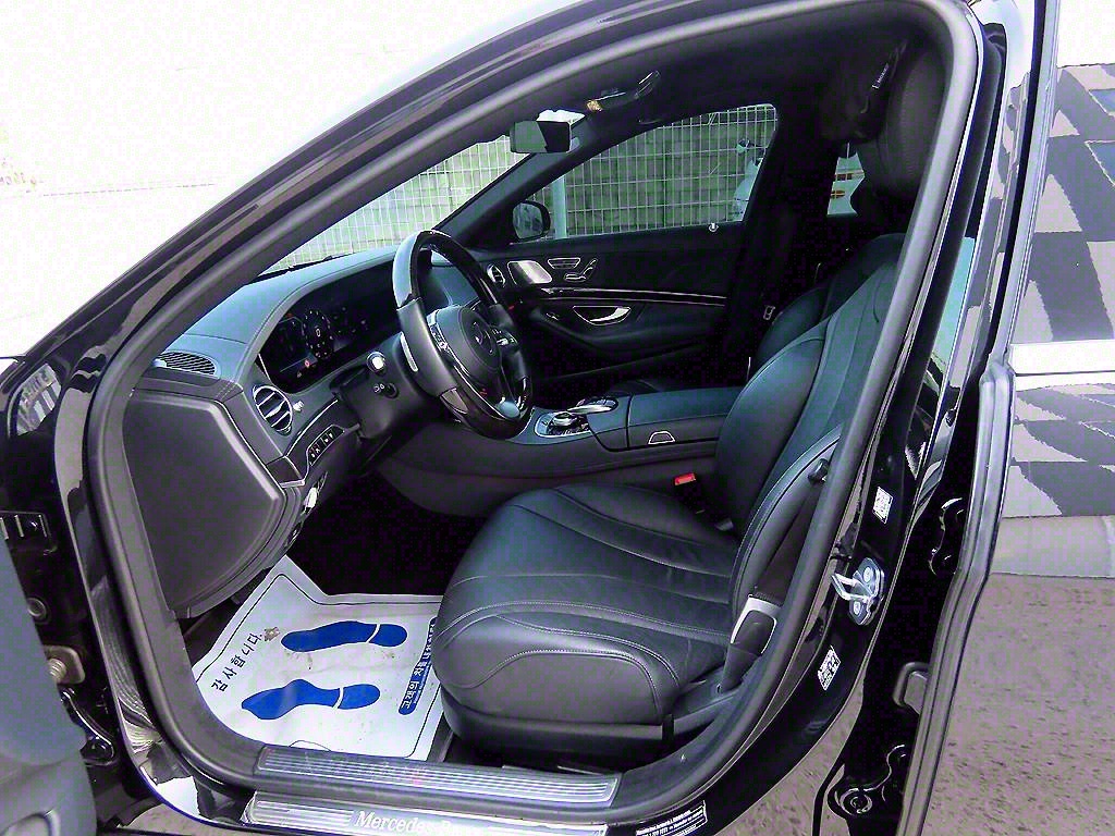 Mercedes Benz S Class - Vista 5