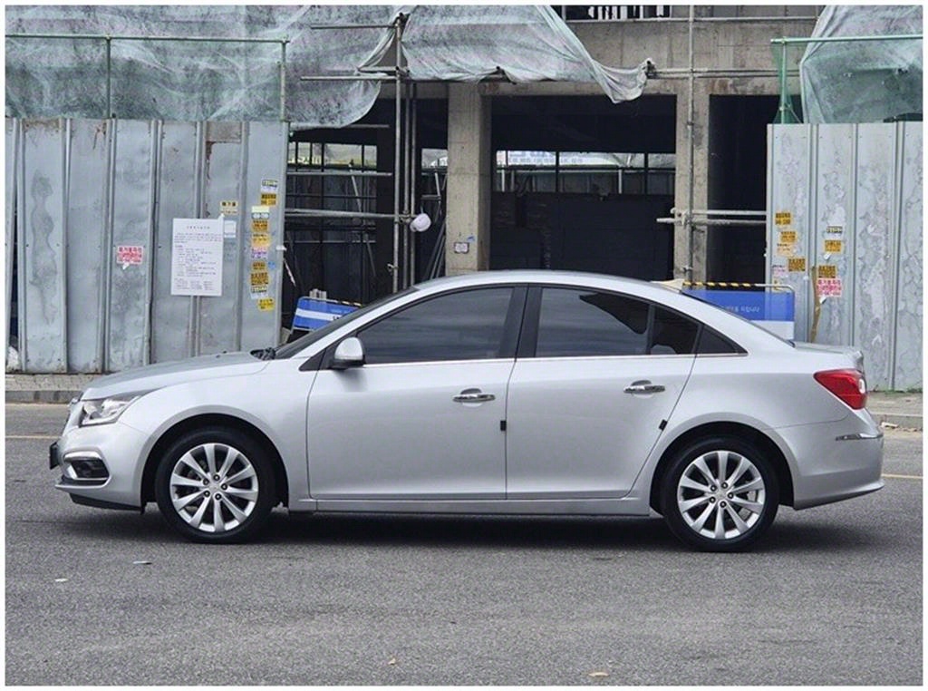 Chevrolet Cruise - Vista 6