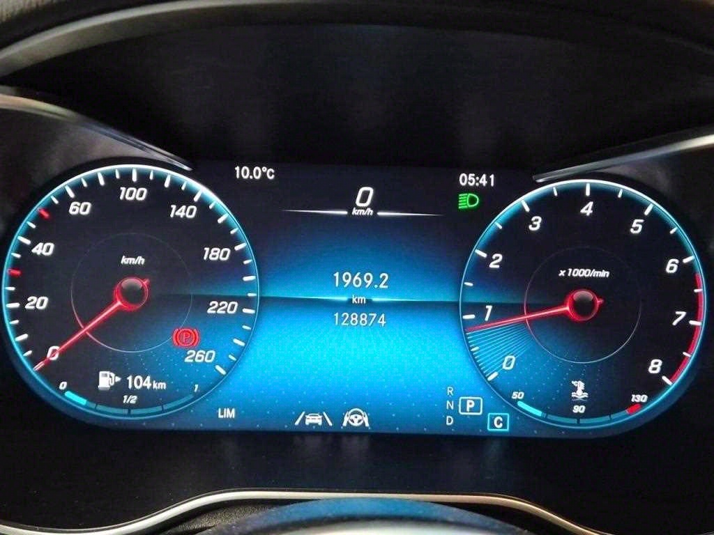 Mercedes Benz GLC Class - Vista 6