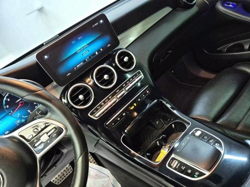 Mercedes Benz GLC Class - Vista 10