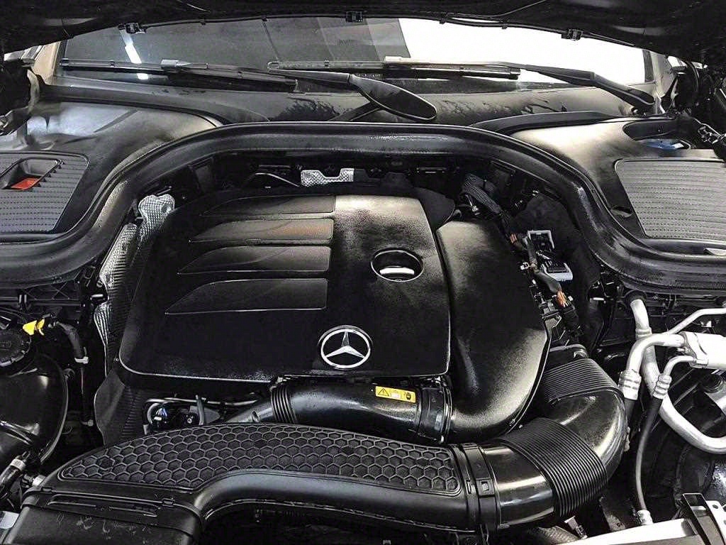 Mercedes Benz GLC Class - Vista 5