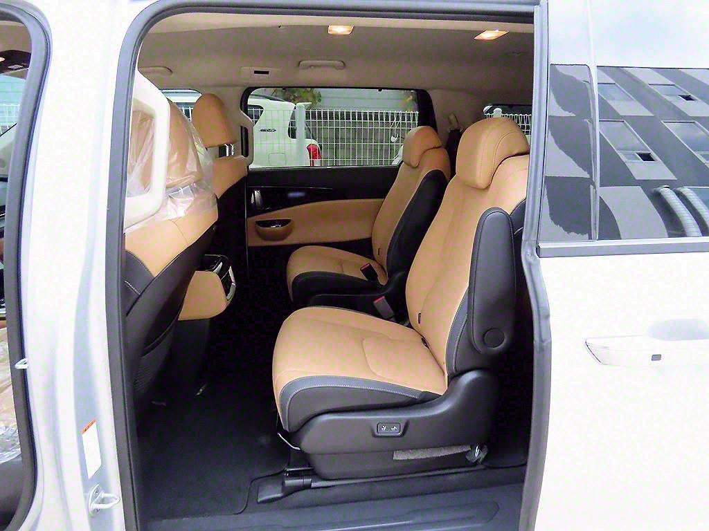 KIA Carnival - Vista 6