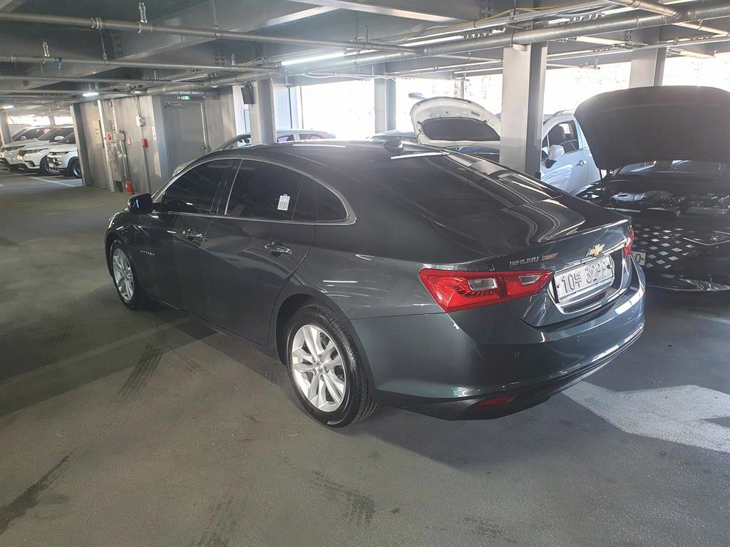 Chevrolet Malibu - Vista 5