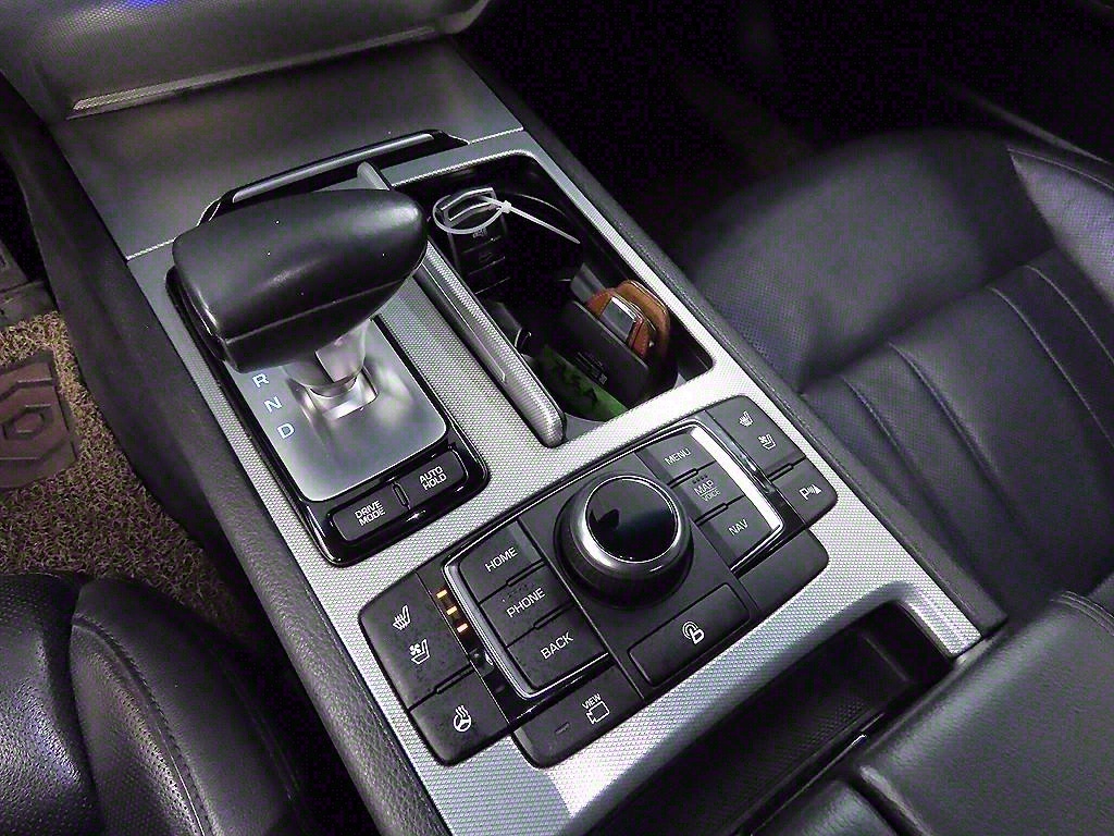 Genesis G80 - Vista 10