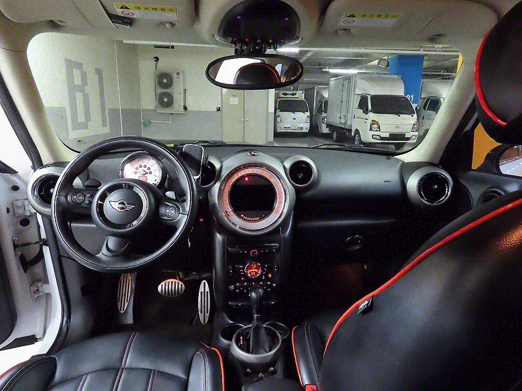 Mini Countryman - Vista 8