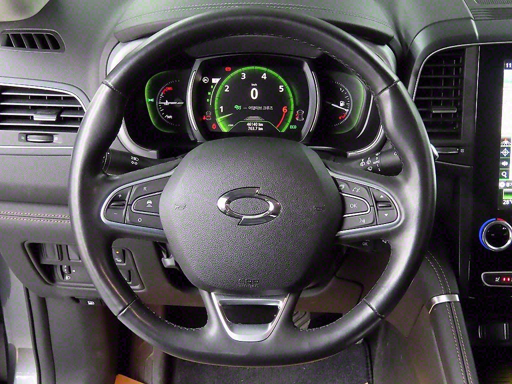 SAMSUNG QM6 - Vista 9