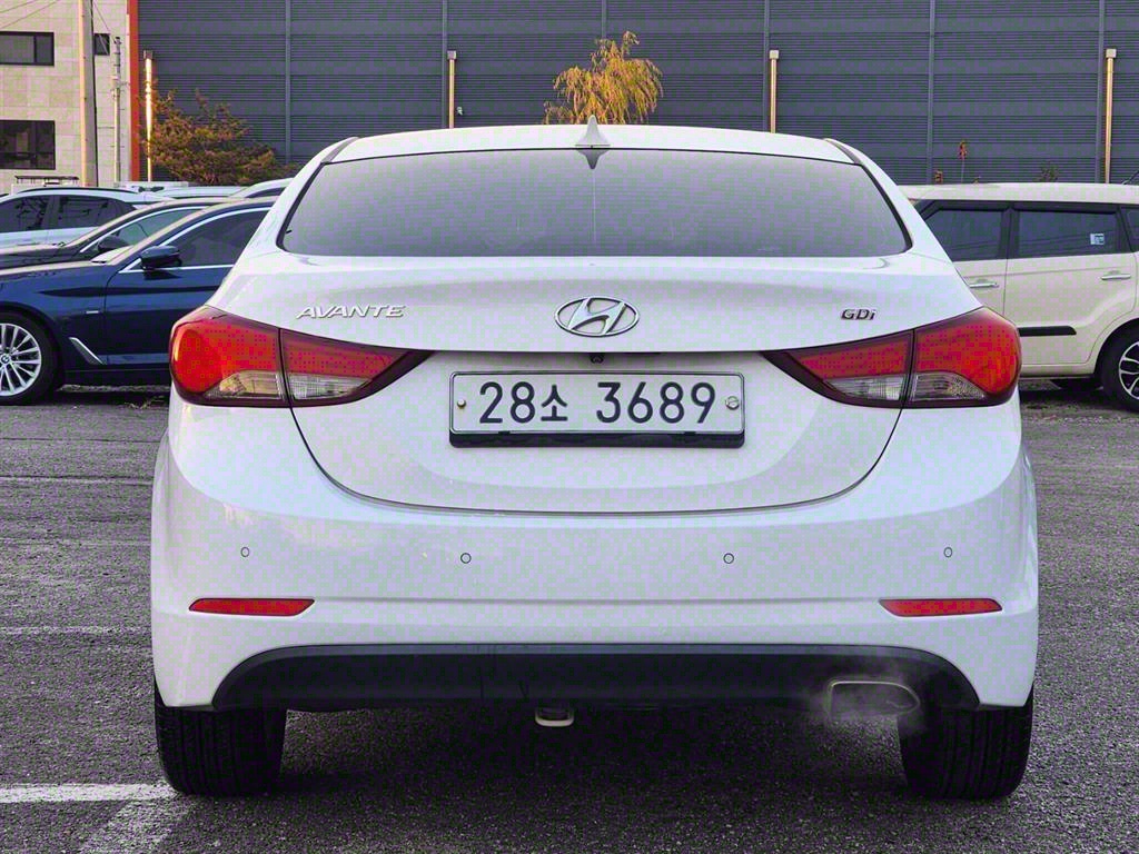 HYUNDAI Avante - Vista 4