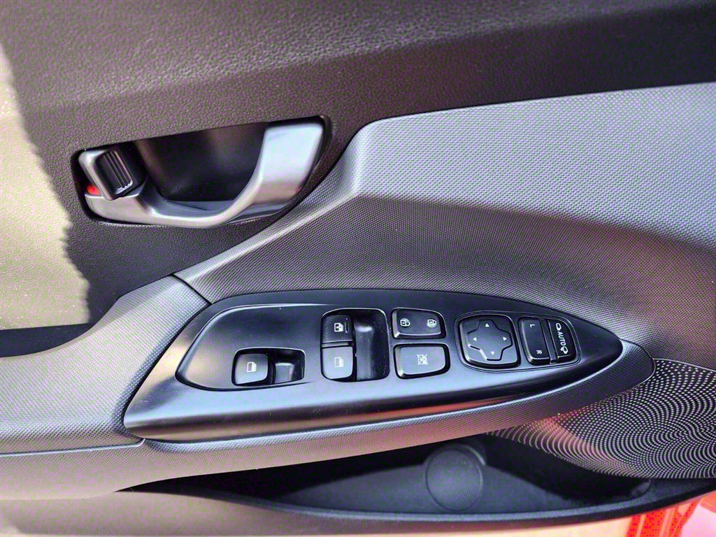 HYUNDAI Veloster - Vista 12