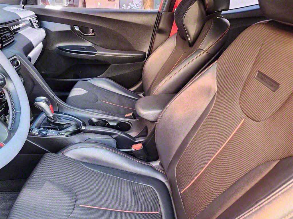 HYUNDAI Veloster - Vista 10