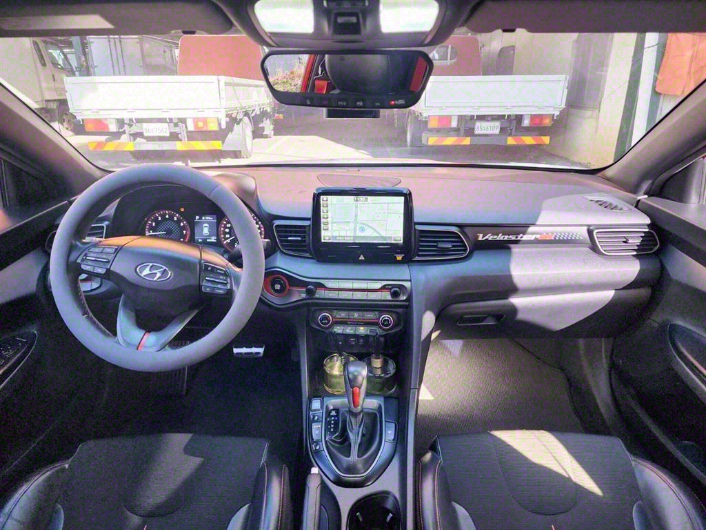 HYUNDAI Veloster - Vista 5