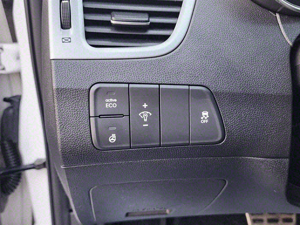 HYUNDAI Avante - Vista 12