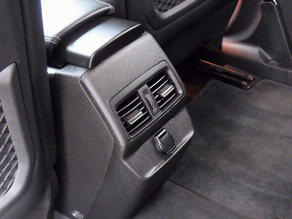 SAMSUNG QM6 2020 Blanco - Importación desde Corea - HF Imports Iquique - Foto 16