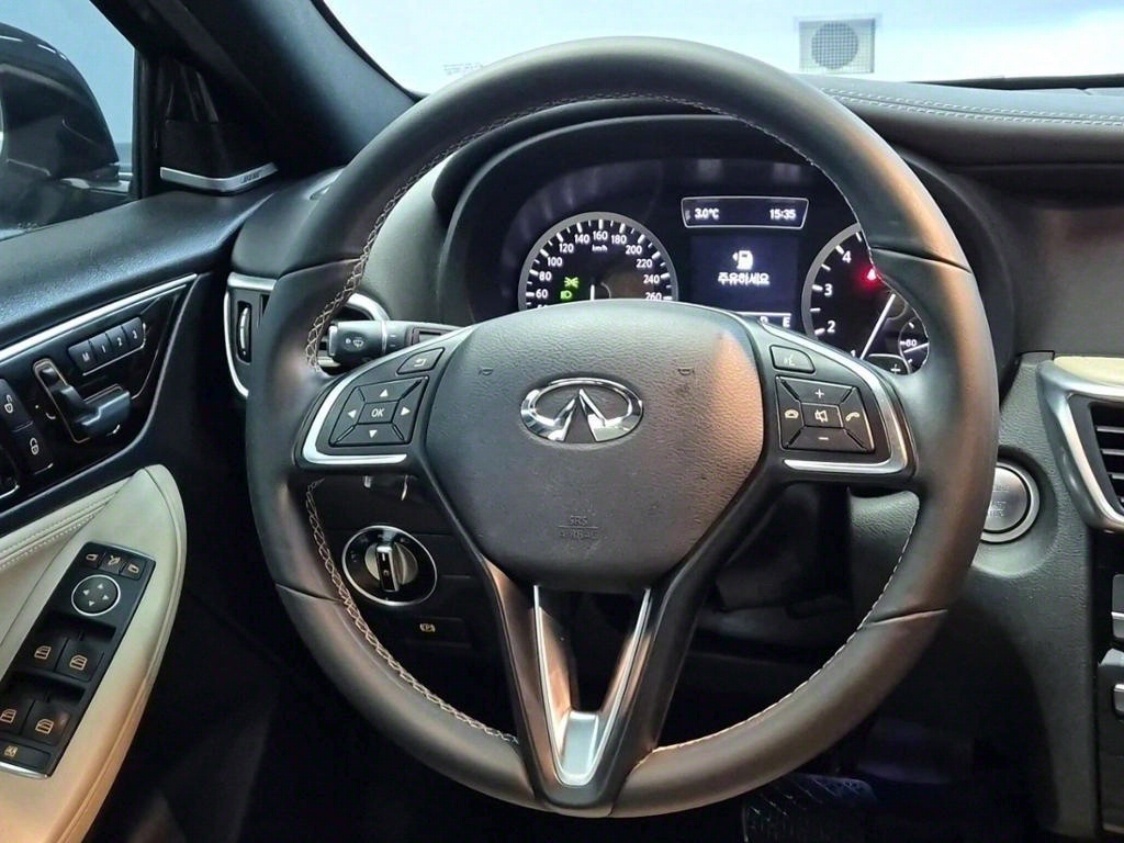 Infiniti QX - Vista 9
