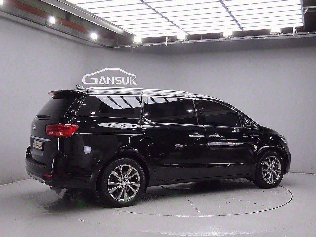 KIA Carnival - Vista 7