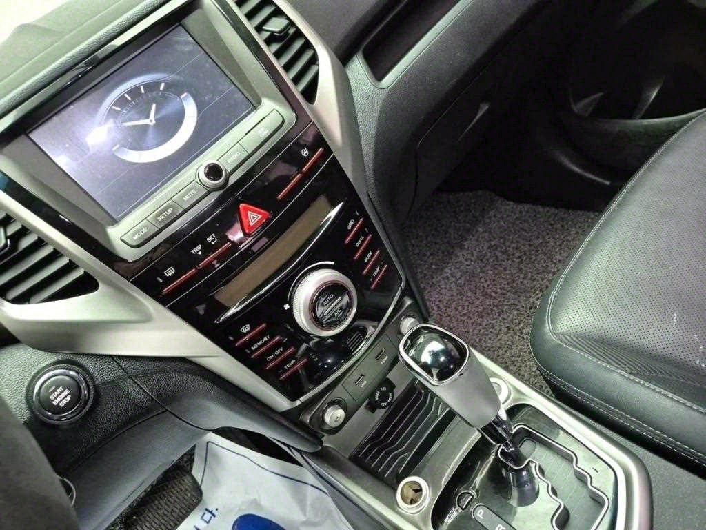 Ssangyong Tivoli - Vista 10