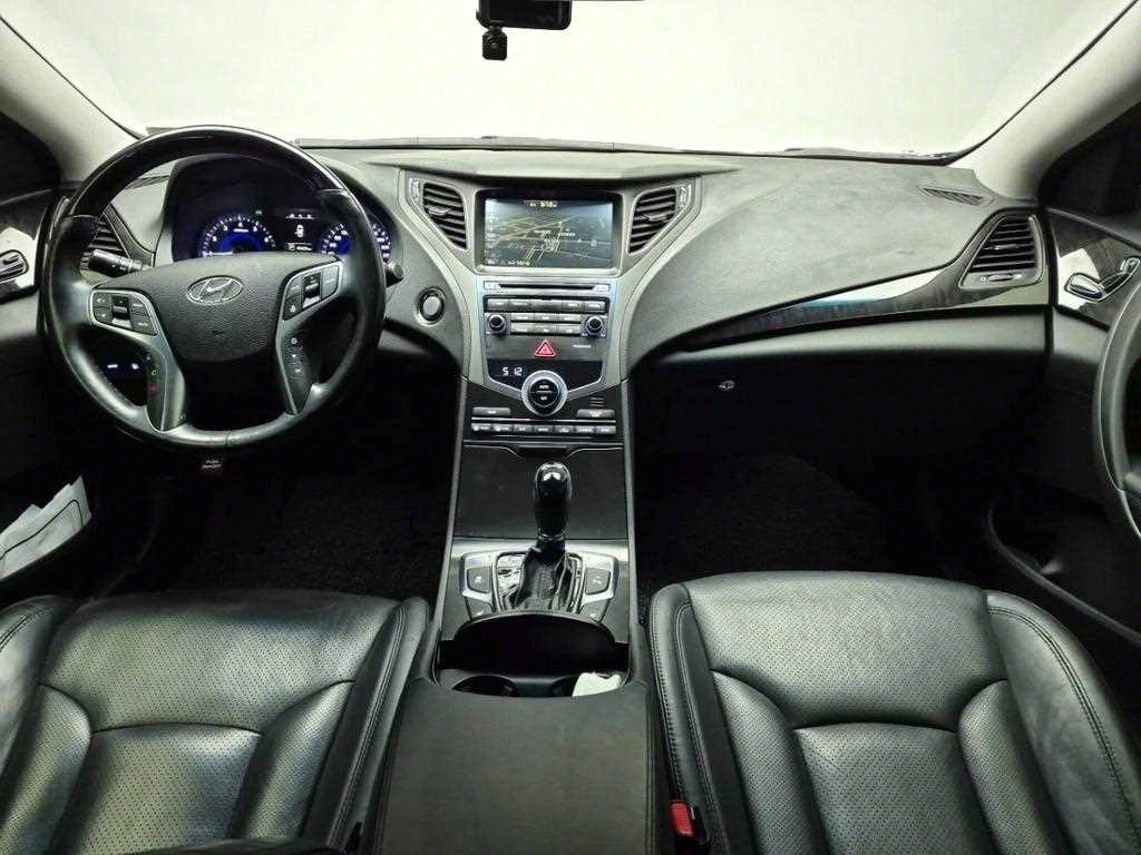 HYUNDAI Grandeur - Vista 7