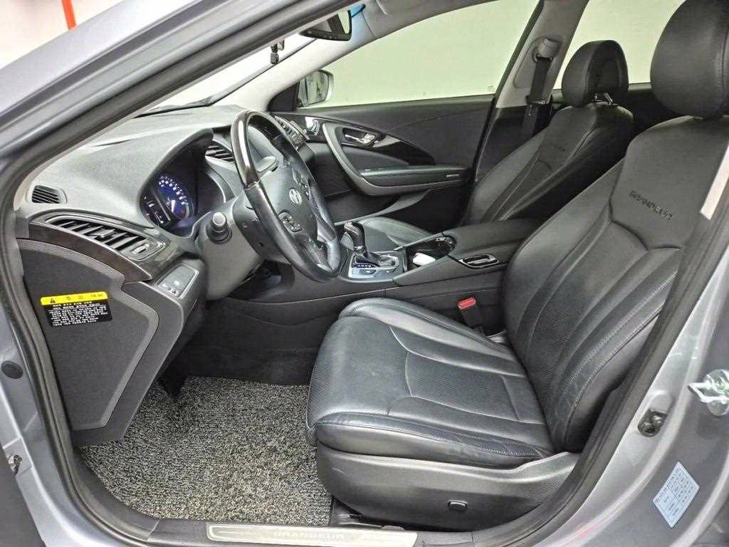 HYUNDAI Grandeur - Vista 11