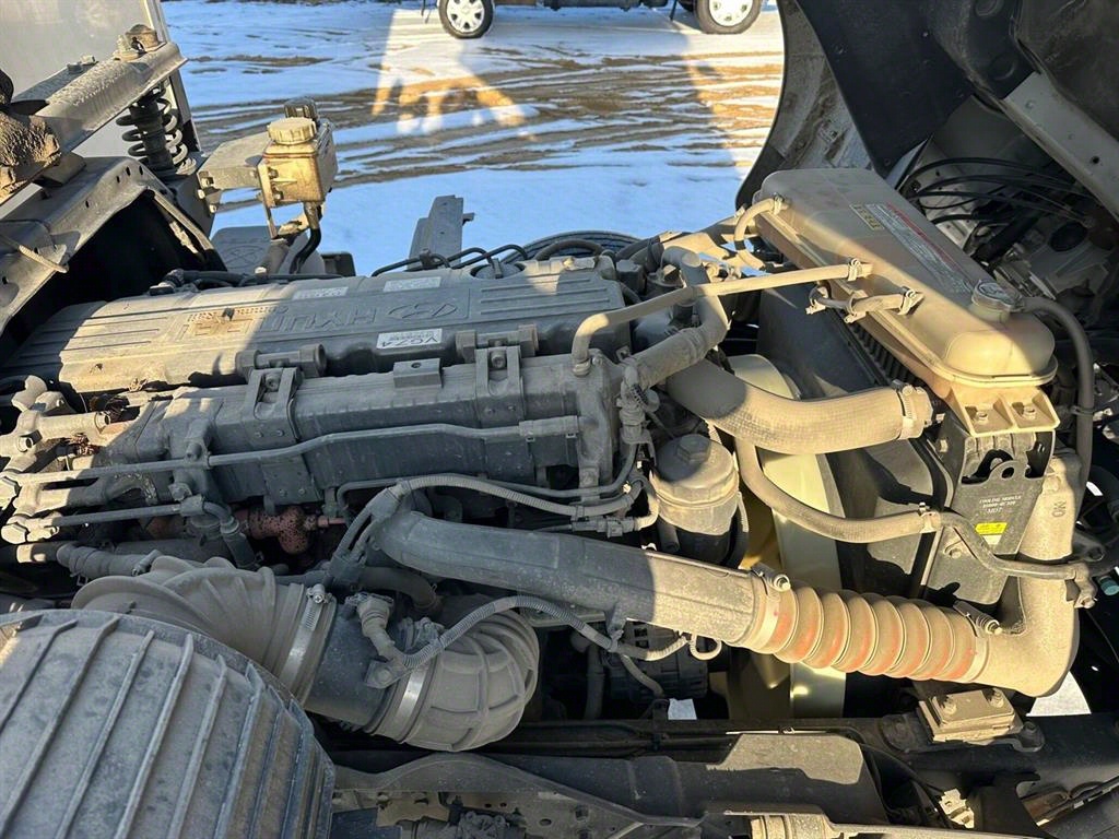 medium and large cargo truck - Vista 11